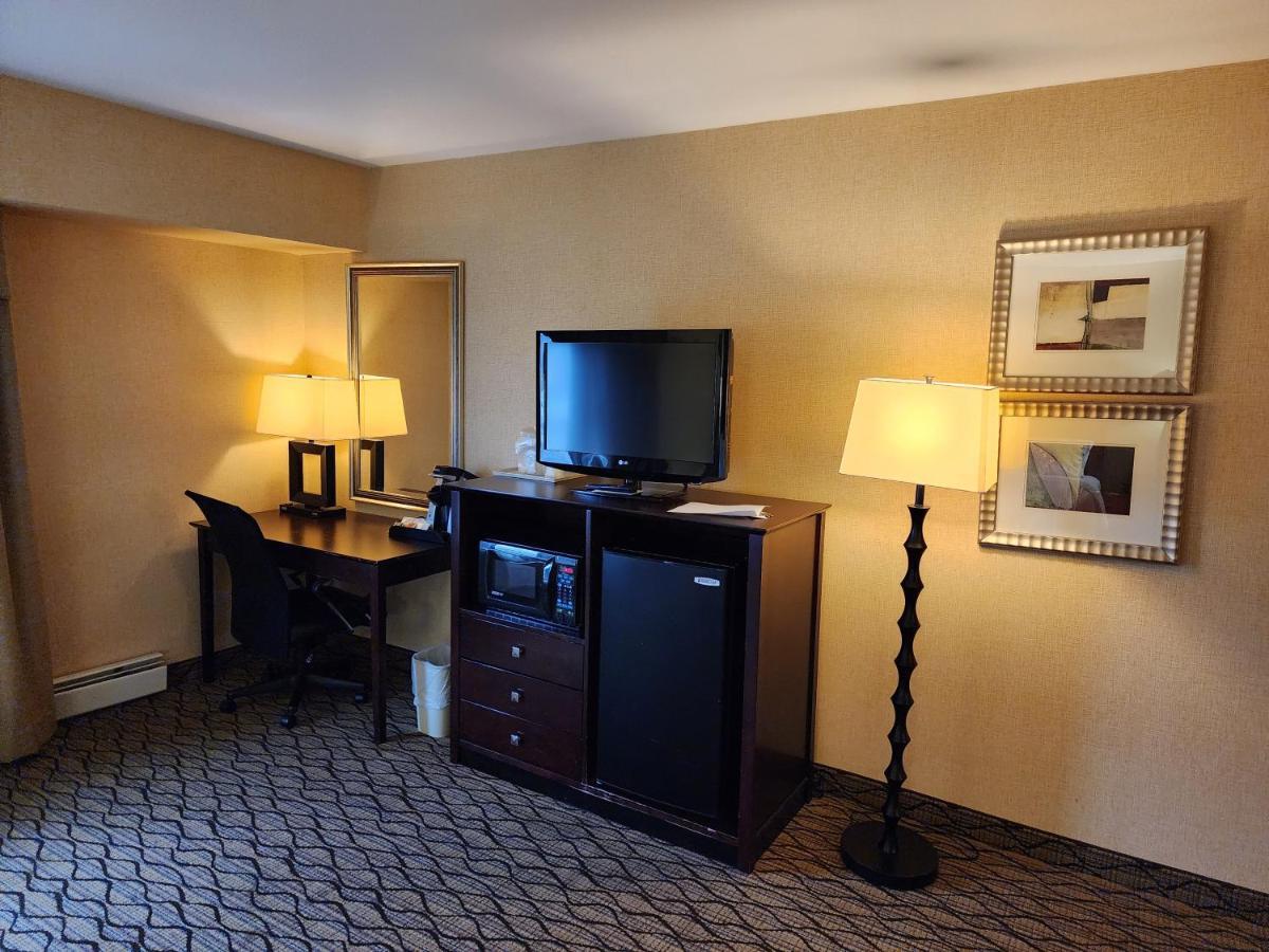 Wingate By Wyndham Kittanning Hotel Exterior photo